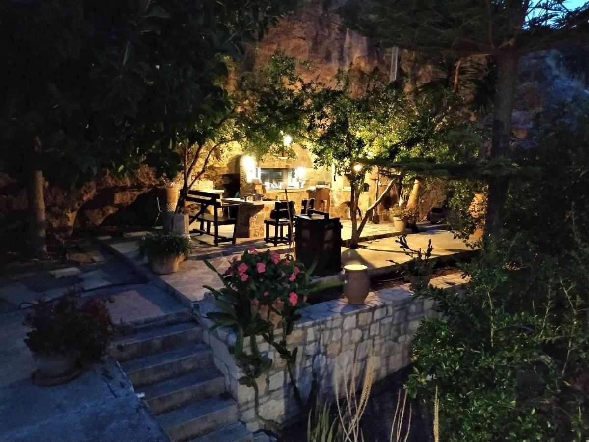 Eutuxia Sea&Mountain Apartment - Tsoutsouros Exterior photo